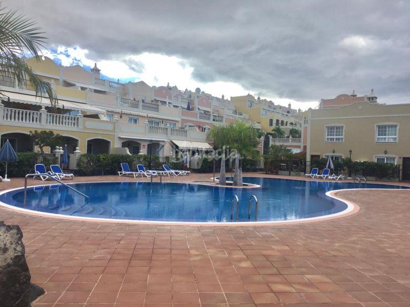 Foto 82ccd2a6-f029-4122-bbf0-1e82a6476dcd. Casa adosada en Palm - Mar Arona