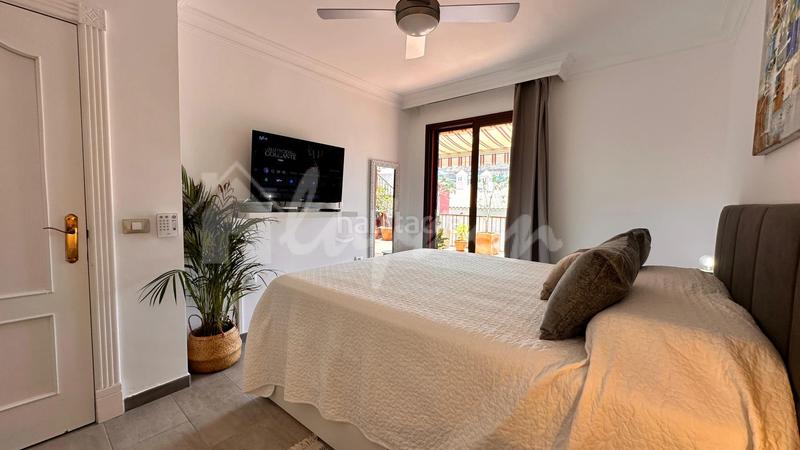 Foto d49cdbd8-e2ba-434a-ba31-388823ccb550. Casa adossada a Playa del Duque Adeje