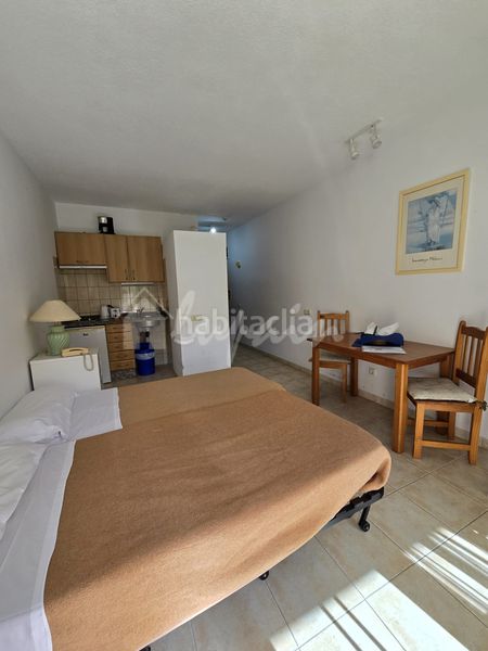 Foto ebee924e-1b94-448e-98e8-4280a6e38a3b. Estudi a Los Cristianos Arona