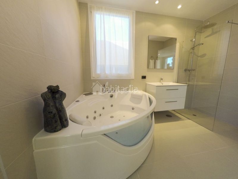 Foto 3e1ce910-5920-4f30-bb53-fa0899e55c98. Apartamento en La Caleta Adeje