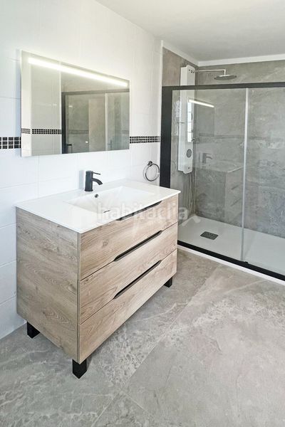 Foto 5beb7870-e96e-4dd6-86e3-411a688417bd. Apartament a Playa de Fañabé Adeje