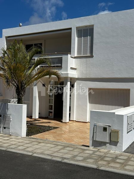 Foto 37613475-84ad-4167-b866-818ade1524c7. Casa adossada a Costa del Silencio Arona