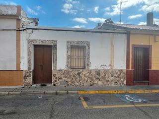 Maison à Calle caballeros de la legión 32. Vivienda para reformar en brenes