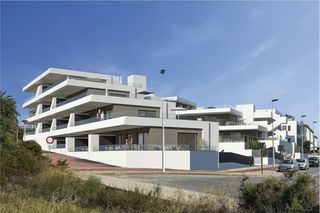 Planta baixa en La Marina. Modernas residencias de nueva construcci�n a solo 800 m de la pl