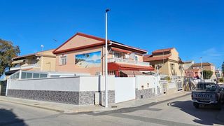 Xalet en Santiago de La Ribera. Chalet pareado en venta en maestra sabina ruiz jover, 44