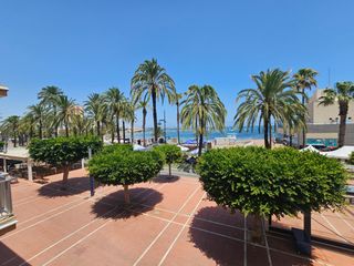 Chalet in Santiago de La Ribera. Oportunidad única en primera línea de playa en santiago de la ri