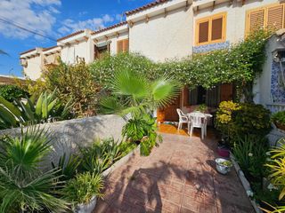 House in Santiago de La Ribera. Dúplex con jardín a 300 m de la playa en santiago de la ribera