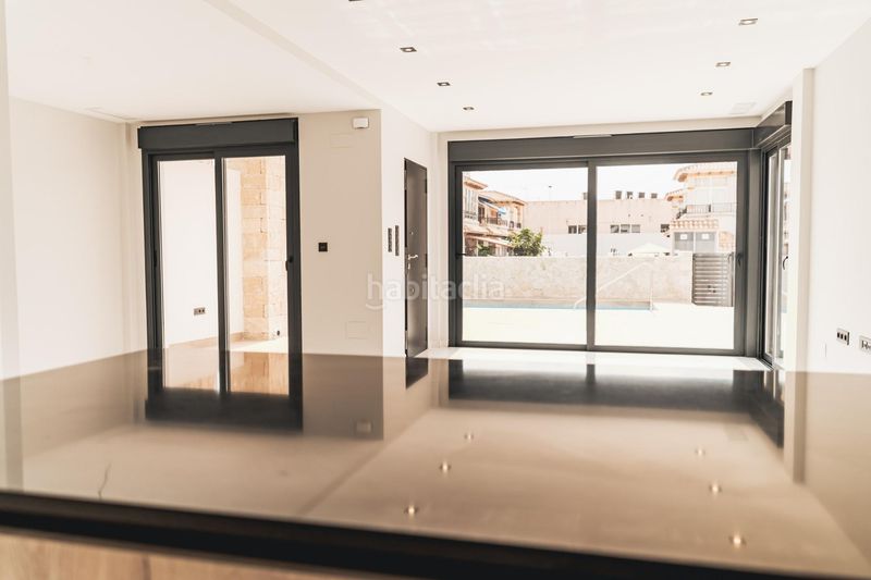 Foto 104bae8f-55d8-4207-b821-b4dc18fd1a4e. Chalet complejo residencial de nueva obra en punta prima en Orihuela