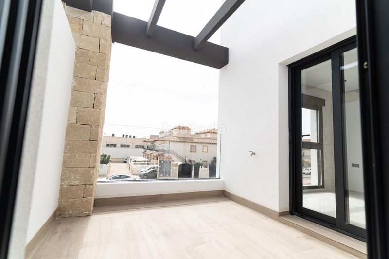 Foto c5e61544-eac5-4a67-a649-4aa1b7debc0b. Chalet complejo residencial de nueva obra en punta prima en Orihuela