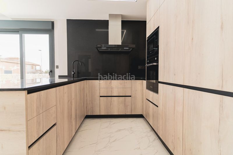 Foto ee8eec0f-83aa-4be3-91af-08bbebdc64f1. Chalet complejo residencial de nueva obra en punta prima en Orihuela
