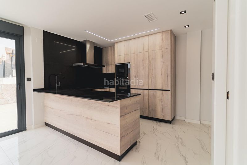 Foto f56d2b0a-24c4-47dd-a5c4-477382927ae7. Chalet complejo residencial de nueva obra en punta prima en Orihuela