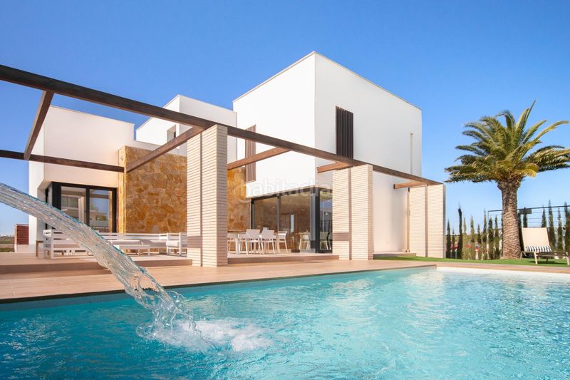 Foto 42608a0d-9ade-496a-9c4f-f60be4ce1b38. Xalet amb aparcament piscina a Campoamor Orihuela