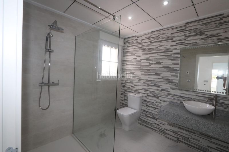 Foto 6761875b-1e09-4d5a-b6a3-2b19fab761c4. Xalet amb piscina a Pinoso