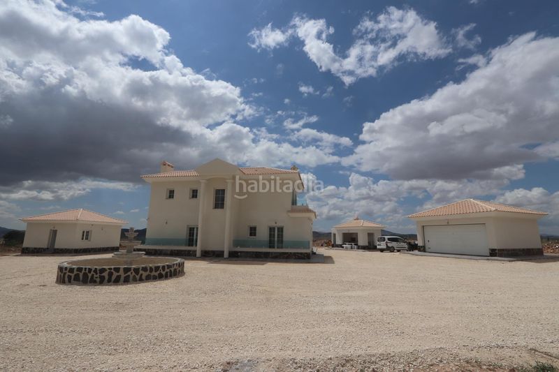 Foto 86e774b7-dae0-4e5f-bb35-1dcf9d4e946b. Xalet amb piscina a Pinoso