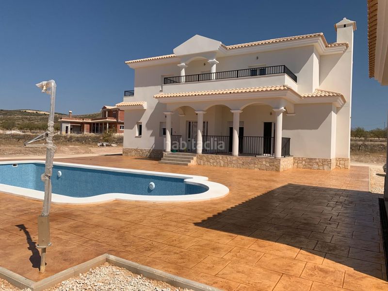 Foto b20a334b-bd62-4844-84e3-cbe878efb77d. Xalet amb piscina a Pinoso