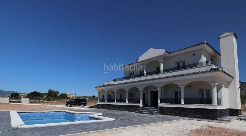 Foto dccedbda-db2d-4c3c-9175-b00e22b7b60f. Chalet villas de obra nueva en Pinoso