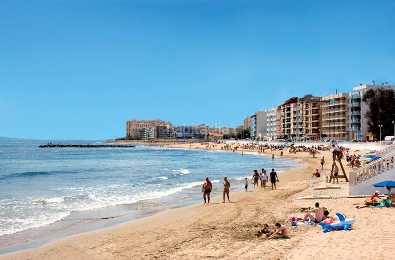 Foto a8be454c-aca5-48b5-8e3f-74fbcc39daeb. Àtic amb aparcament piscina a Avenida Habaneras - Curva de Palangre Torrevieja
