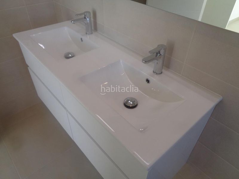 Foto a88af338-e194-4419-bc67-ece64cc2de22. Xalet amb piscina a Pinoso