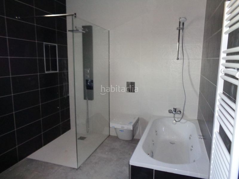 Foto 9f8448a3-f6bf-4579-ade7-07e026619808. Xalet amb piscina a Pinoso