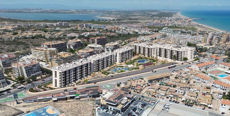 Foto 4fcc8438-a3e6-48d3-9d75-2a14f85c7634. Apartament amb aparcament piscina a Torreblanca Torrevieja