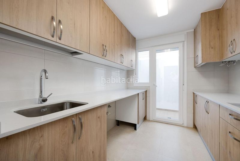 Foto 0af276fc-e517-4c13-84e6-e8389523da47. Casa aparellada amb aparcament piscina a San Fulgencio