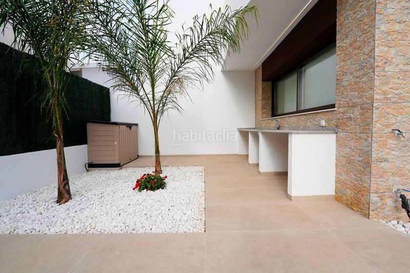 Foto 43fdccfb-e94d-4330-bff8-a35effbc7ab3. Casa aparellada amb aparcament a Almoradí