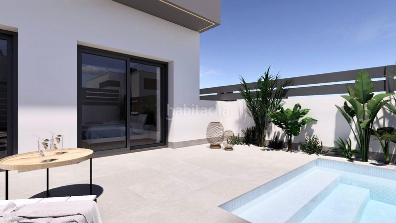 Foto 134ed418-2ff3-486f-afb6-5ca96e7933bc. Casa aparellada amb aparcament piscina a Benijófar
