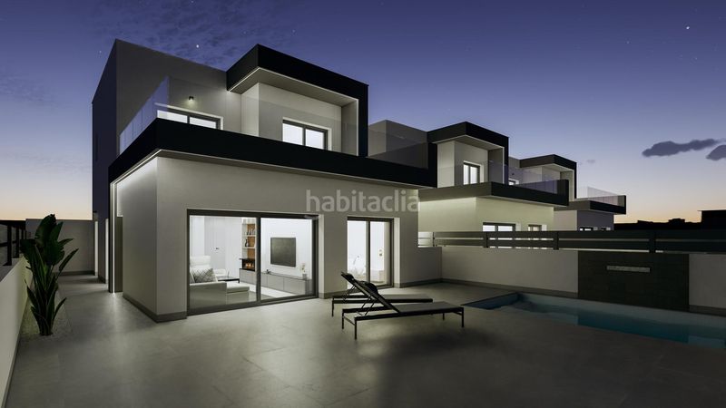 Foto 138d5982-1f5b-444c-adbd-1baaea3d7964. Casa aparellada amb aparcament piscina a Benijófar