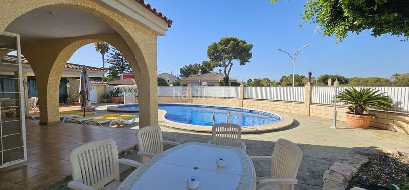 Foto 79023bc8-0637-4a89-af83-84014842c1b1. Chalet en Campoamor Orihuela