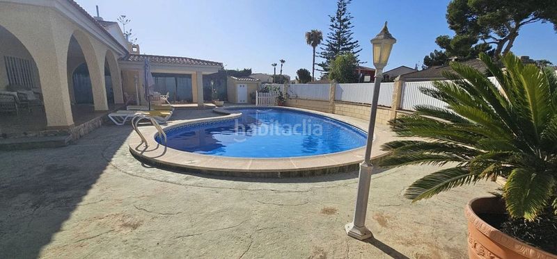 Foto 8c7e223b-bf58-46bb-99e8-b06d14838a97. Chalet en Campoamor Orihuela