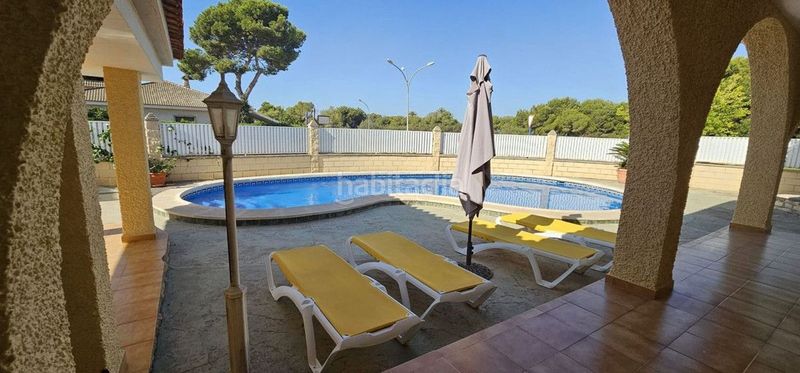 Foto c90e6220-510e-43e0-9c3c-3553f63499cd. Chalet en Campoamor Orihuela