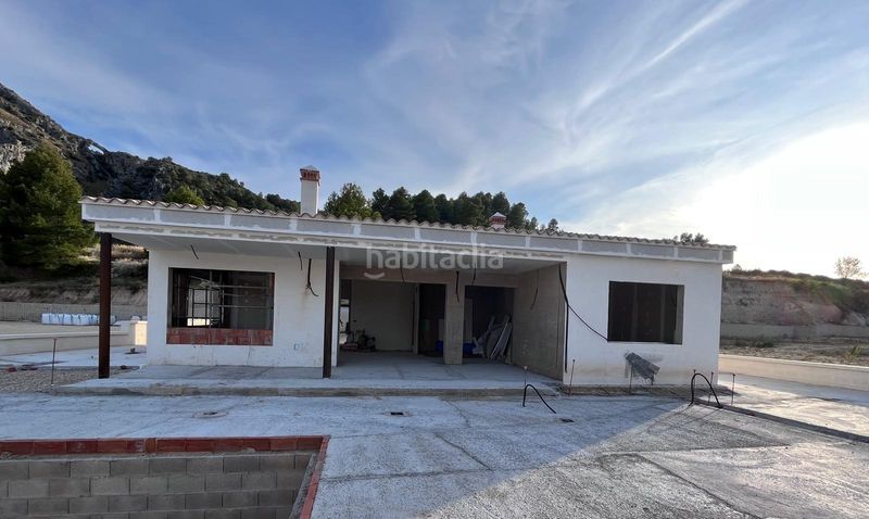 Foto 0fb53304-852f-4697-87c5-1bbcdfe8b023. Xalet amb aparcament a Penàguila