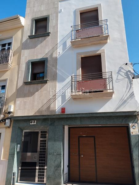 Foto 14215606-698d-4e46-945b-d13a0d4d1aa2. Piso en calle alhama 68 piso bajo para entrar a vivir en Lucena