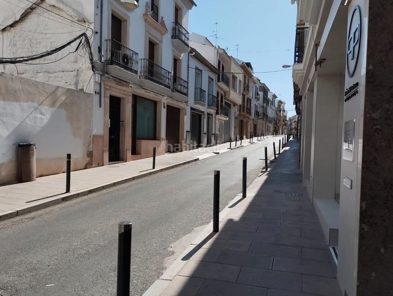 Foto 4b00c399-7a2e-4ef5-a667-9e4d682e5c63. Piso en calle alhama 68 piso bajo para entrar a vivir en Lucena