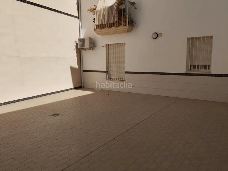 Foto 6517d5ac-cc16-4e5d-8f76-1f719092553e. Piso en calle alhama 68 piso bajo para entrar a vivir en Lucena