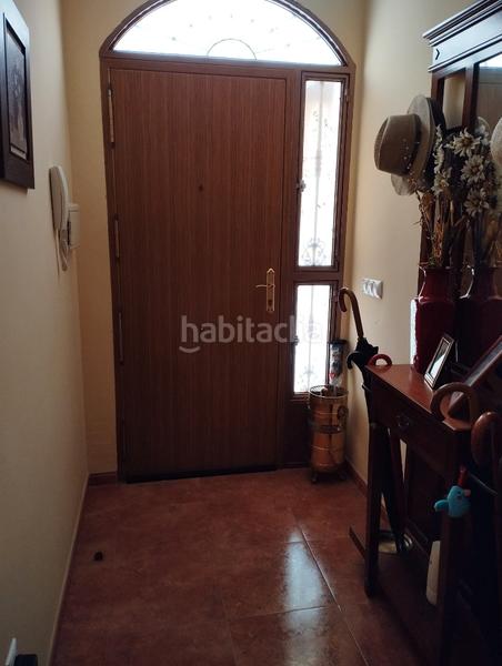 Foto ee93b945-1a56-4043-b59b-72033c619be4. Xalet amb xemeneia piscina a Cabra