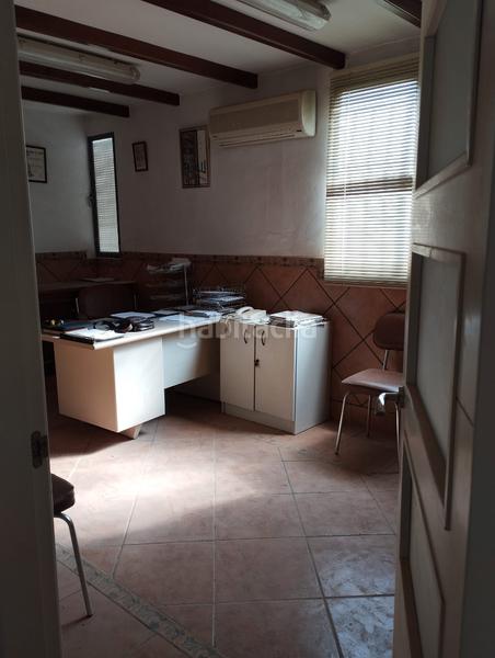 Foto 2dd2aee0-c409-4be7-9f81-75a317c55b43. Capannone industriale in Poleares Lucena