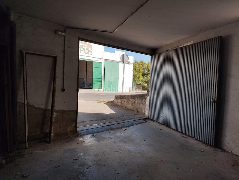 Foto 7d7cfafe-ea2b-4eb6-93b5-f558ab260c0f. Capannone industriale in Poleares Lucena