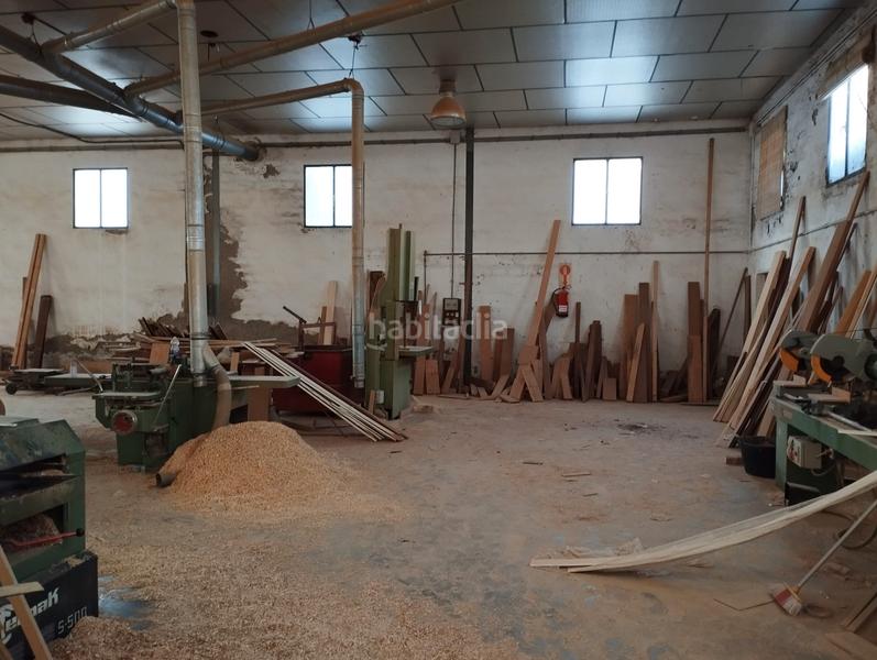 Foto 890ca14d-40c3-4980-8c9f-f079a2b01972. Capannone industriale in Poleares Lucena