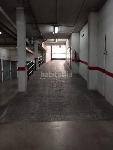 Foto 9d904b13-f253-4637-90a1-66a088b283e8. Parking voiture dans Cabra