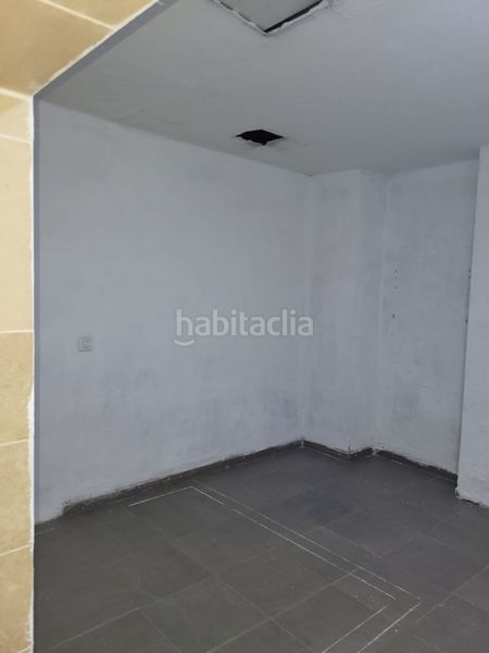 Foto c31b2bcf-e03a-4920-aef1-1f64fd61a425. Local comercial a calle priego 38 a Cabra