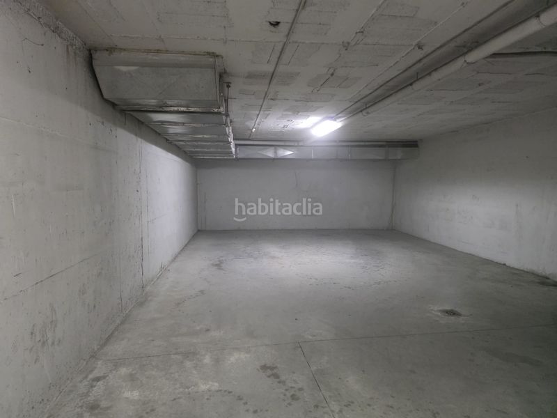 Foto 2d2021e9-d64e-4a77-be9c-7c90aebcb050. Aparcament cotxe a Cabra