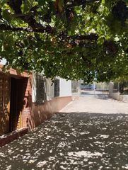 Mas à Cabra. Ideal para turismo rural, dos casas, cochera y terreno de huerta