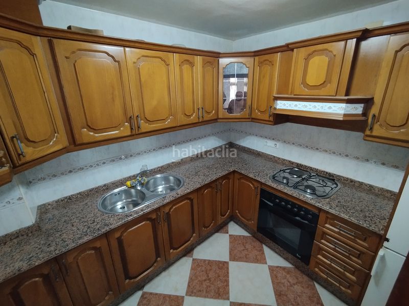 Foto a48bd7bf-e0b4-4d6c-bda2-d4339792e785. Casa a calle juan grande 8 a Cabra