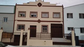 Nave industrial  Polígono industrial atalaya. Nave con viviendas