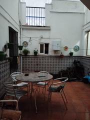 Casa a Cabra. Casa para reformar al lado de la plaza vieja
