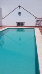 Masia  Carretera de nueva carteya. Cortijo con dos viviendas, piscina, naves y olivar de regadio.