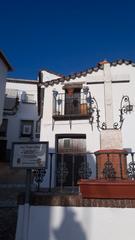 Casa a Calle arzobispo domínguez 5. Vivienda reformada para entrar a vivir.