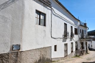Casa a Calle de la cultura 12. Edificacion residencial de 440m² contruidos, a precio de solar.
