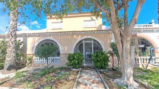 Casa a Los Narejos_Punta Calera. Te presentamos esta fantástica vivienda modelo villasol ubicada